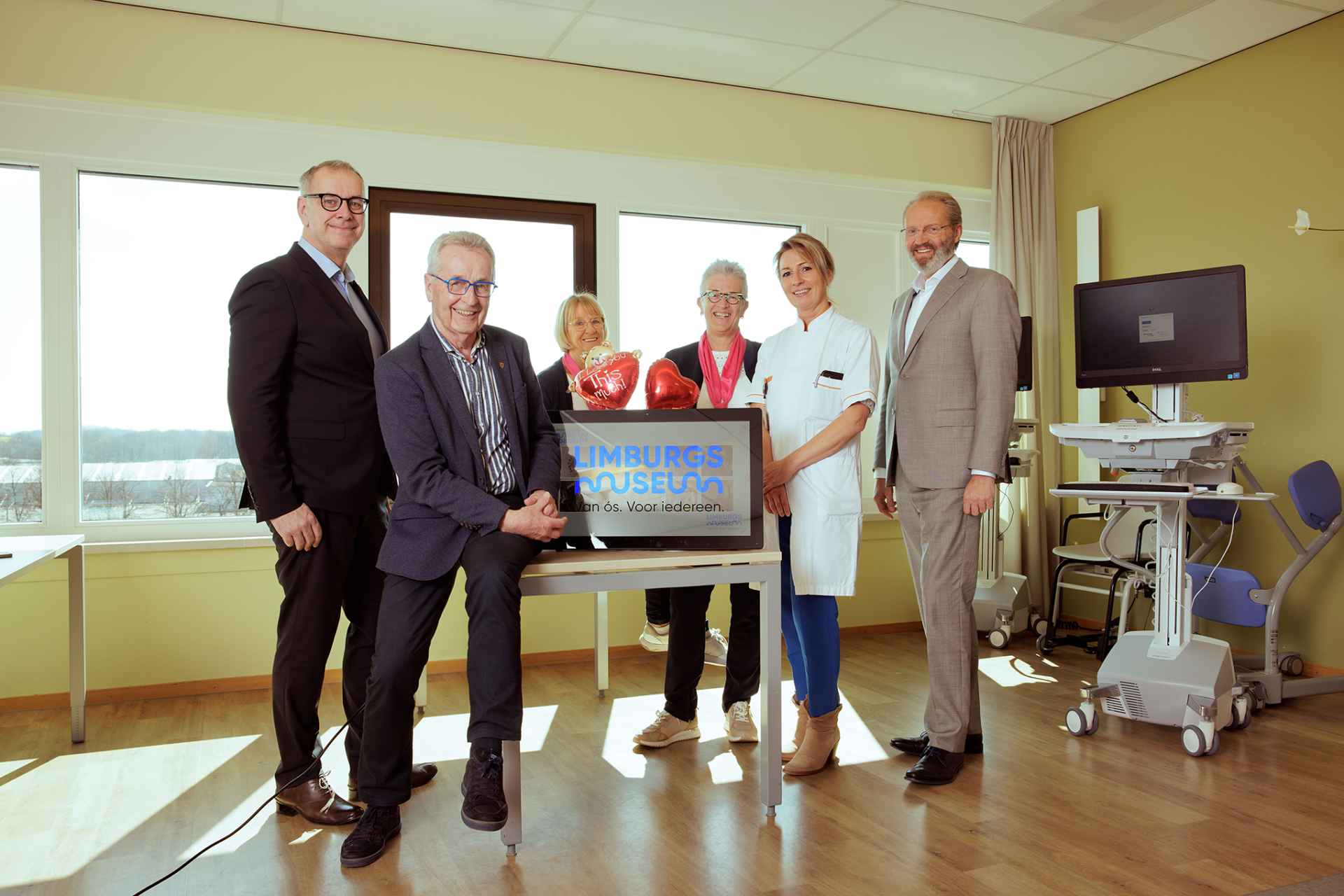 Onvergetelijk Limburgs Museumtafel: digitale tafel voor Limburgers in zorginstellingen groot succes